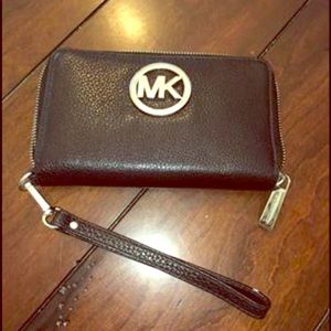 Michael Kors Wristlet Wallet